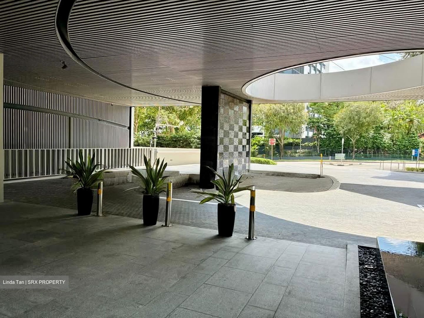 Stratum (D18), Condominium #594537861